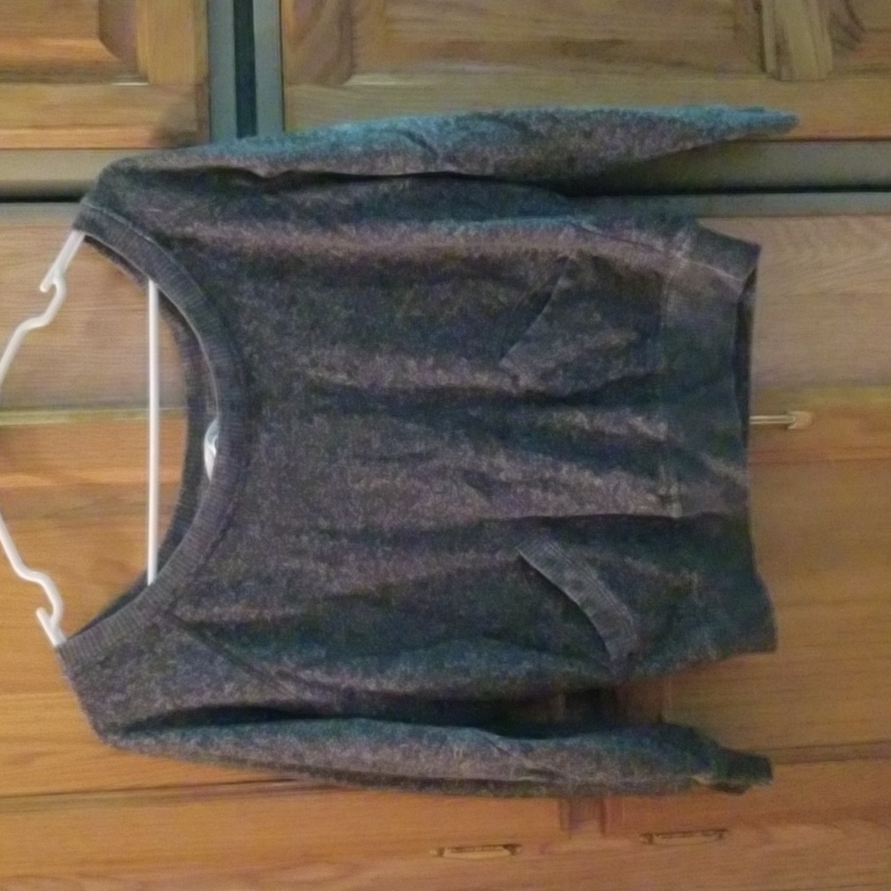 Girl’s DerekHeart (L) grey sweater w/ pockets